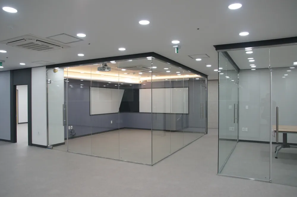 학원 유리 칸막이 강의실 구획 실제 사진